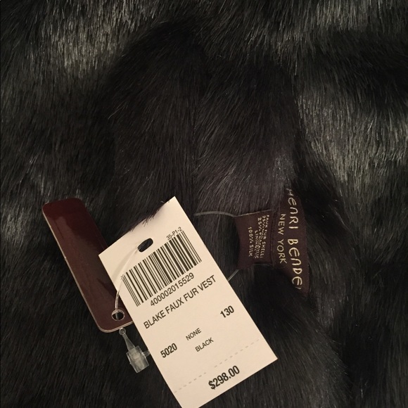 Henri Bendel Faux Fur Reversible Shrug Black - Picture 4 of 5